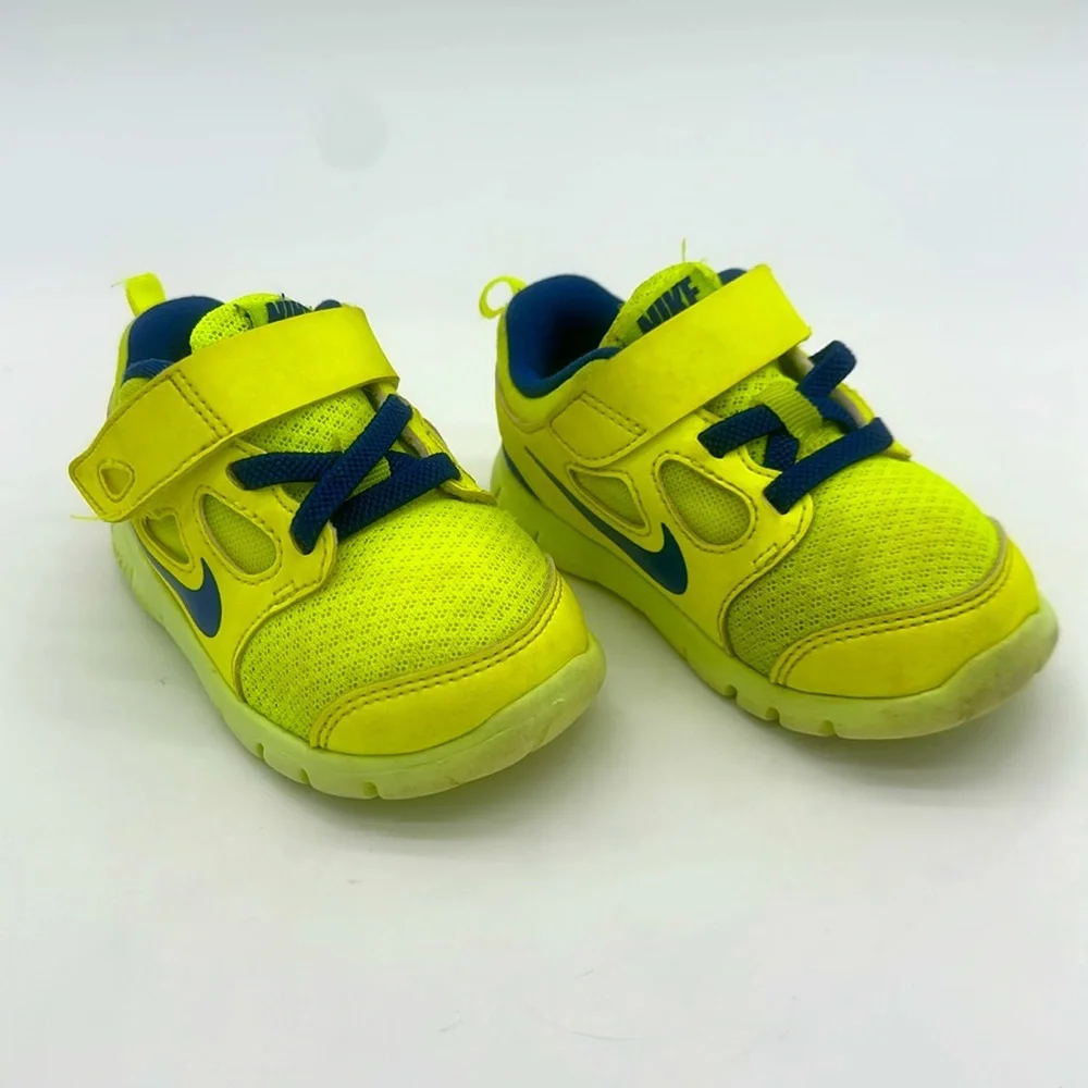 Nike Baby Toddler Medium Green Shoes 580561-700 Size 7 C Velcro Strap